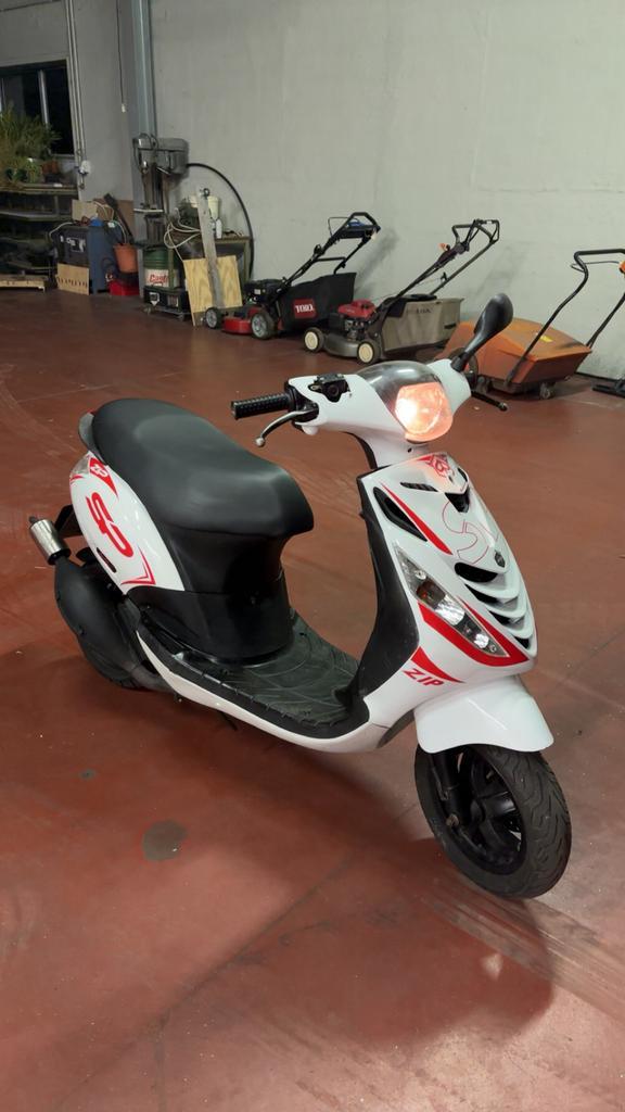Zip 50cc 2takt, Fietsen en Brommers, Scooters | Piaggio, Zo goed als nieuw, Zip, Ophalen