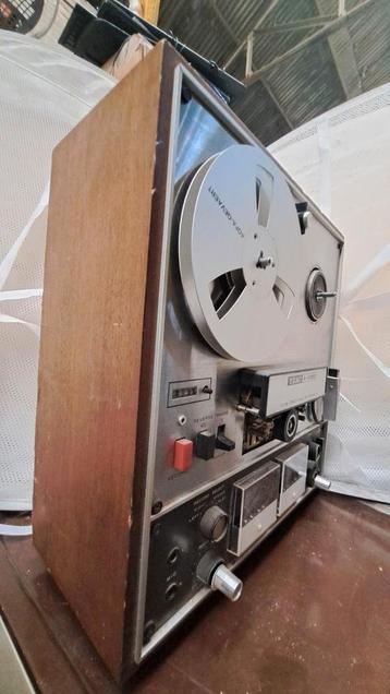 TEAC A-2050, enregistreur à bandes disponible aux enchères