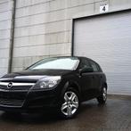 Opel Astra 1.6 Benzine 137000km euro5 06/2011, Auto's, Opel, Euro 5, Zwart, Elektrische ramen, Zwart
