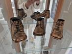 Chaussures d'enfant en bronze cuivré, Enlèvement, Bronze