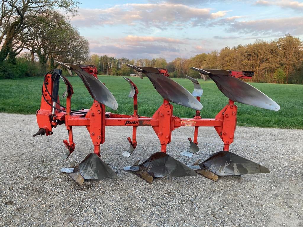 Kuhn 3 schaar ploeg, Ophalen, Akkerbouw, Grondbewerking