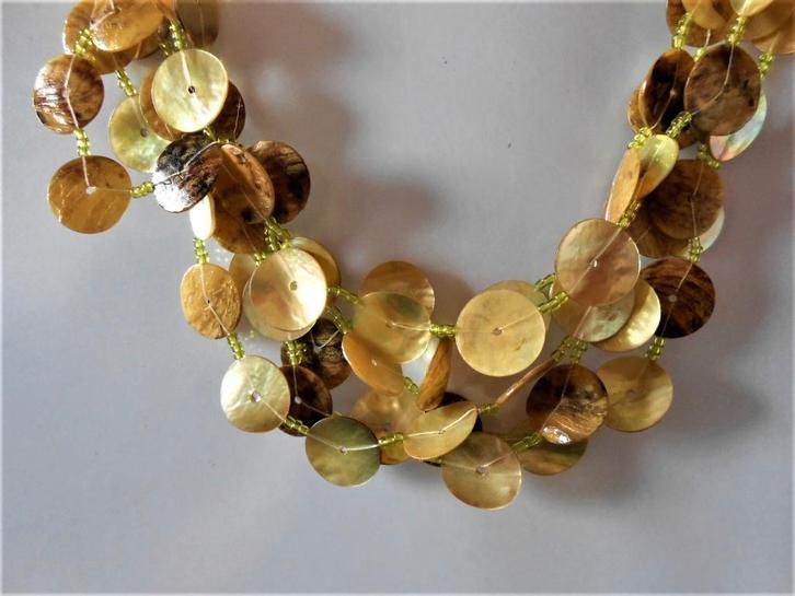 beau collier formé de 3 rangs irréguliers, Bijoux, Sacs & Beauté, Colliers, Neuf, Vert, Enlèvement ou Envoi