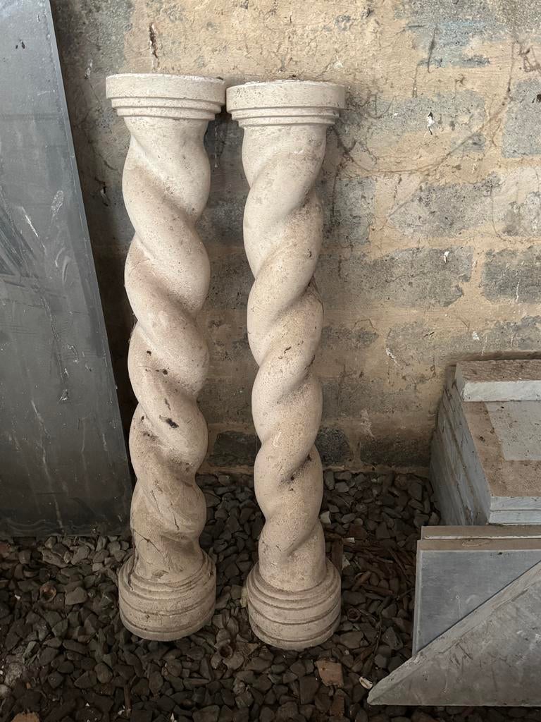 Twee witsteen zuilen, Huis en Inrichting, Ophalen, Zo goed als nieuw