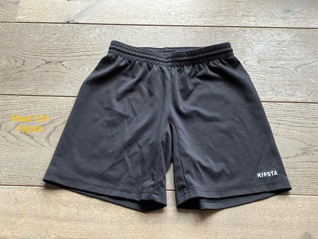 Short - Kipsta - Maat 134, Kinderen en Baby's, Kinderkleding | Maat 134, Gebruikt, Jongen of Meisje, Kipsta, Sport- of Zwemkleding