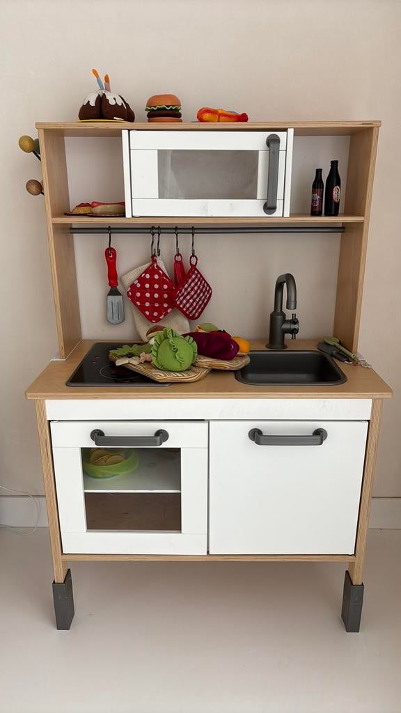 Ikea keukentje - met allerlei spulletjes, Ophalen, Gebruikt