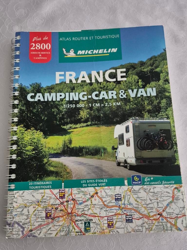 Michelin campingcar reisgids Nw, slechts 1x gebruikt, Livres, Guides touristiques, Enlèvement, Michelin