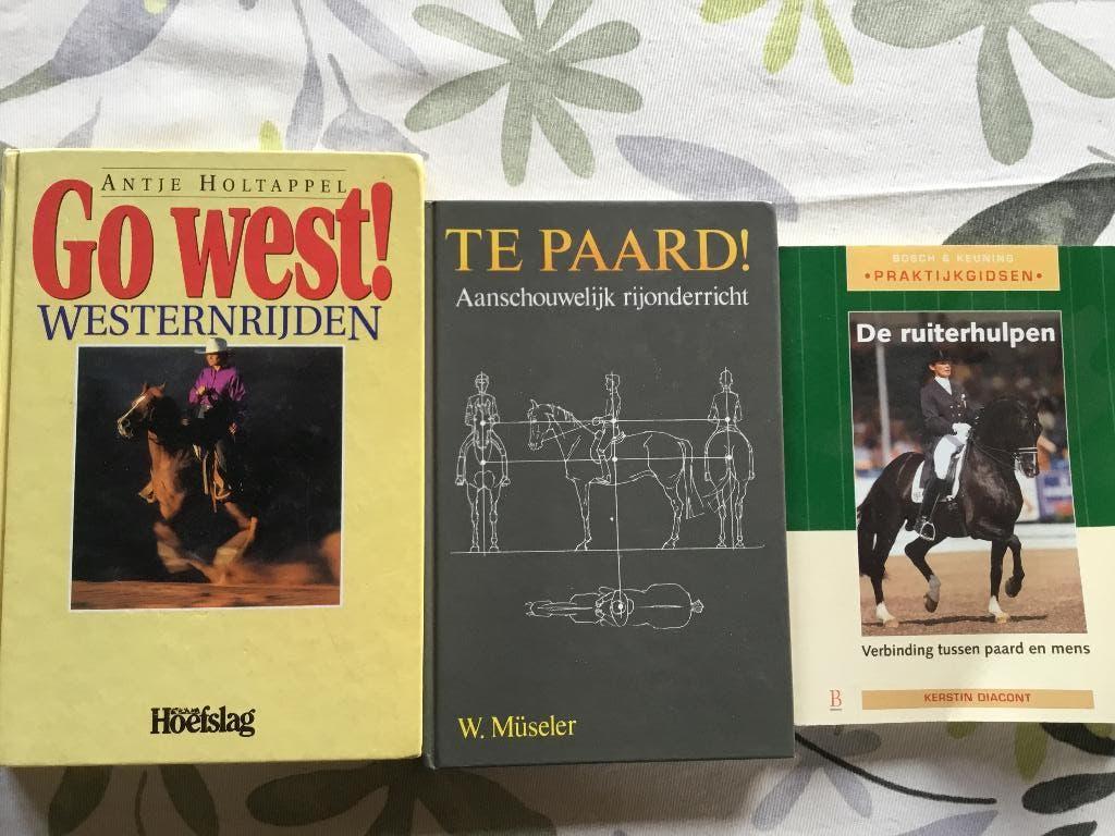 De ruiterhulpen - te paard - go west westernrijden, Ophalen of Verzenden, Zo goed als nieuw, Diverse auteurs, Overige sporten