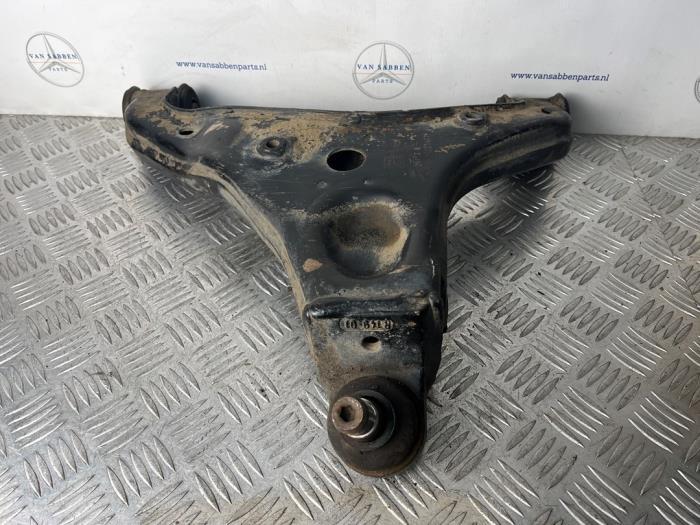 Draagarm rechts-voor van een Mercedes Sprinter, Gebruikt, -, -, 3 maanden garantie