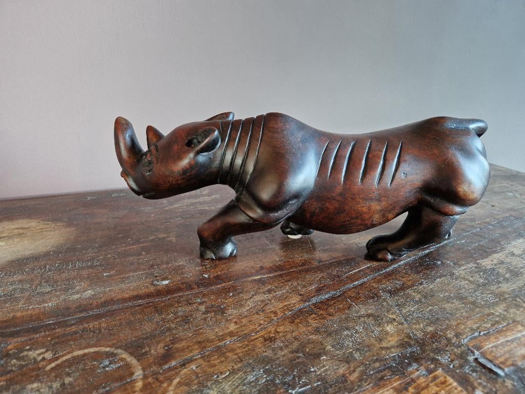 Handgesneden massief hardhouten neushoornsculptuur, Antiek en Kunst, Curiosa en Brocante, Ophalen of Verzenden