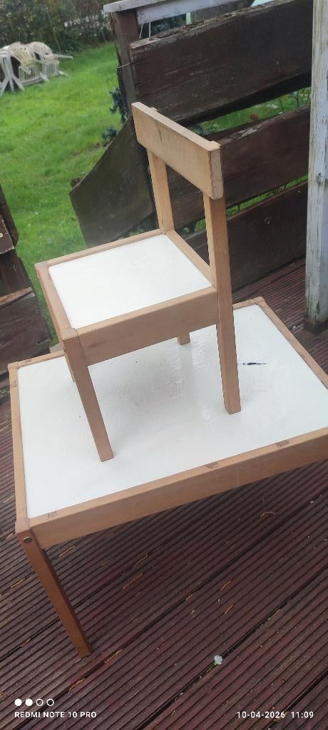 Mooi tafeltje met twee stoeltjes, Kinderen en Baby's, Ophalen, Zo goed als nieuw, Tafel(s)