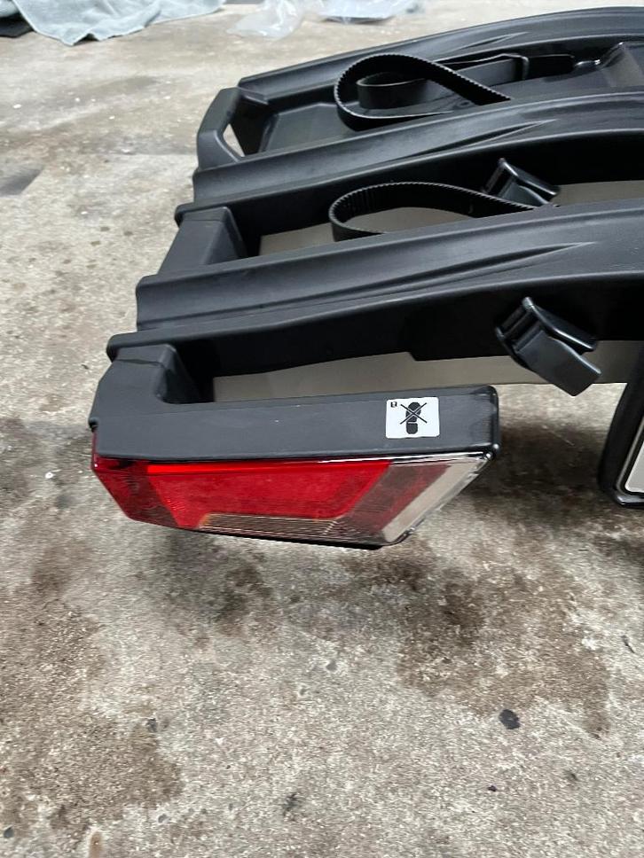 Fietsendrager thule easyfold XT3 934, Auto diversen, Fietsendragers, Zo goed als nieuw, Trekhaakdrager, 3 fietsen of meer, Brede banden