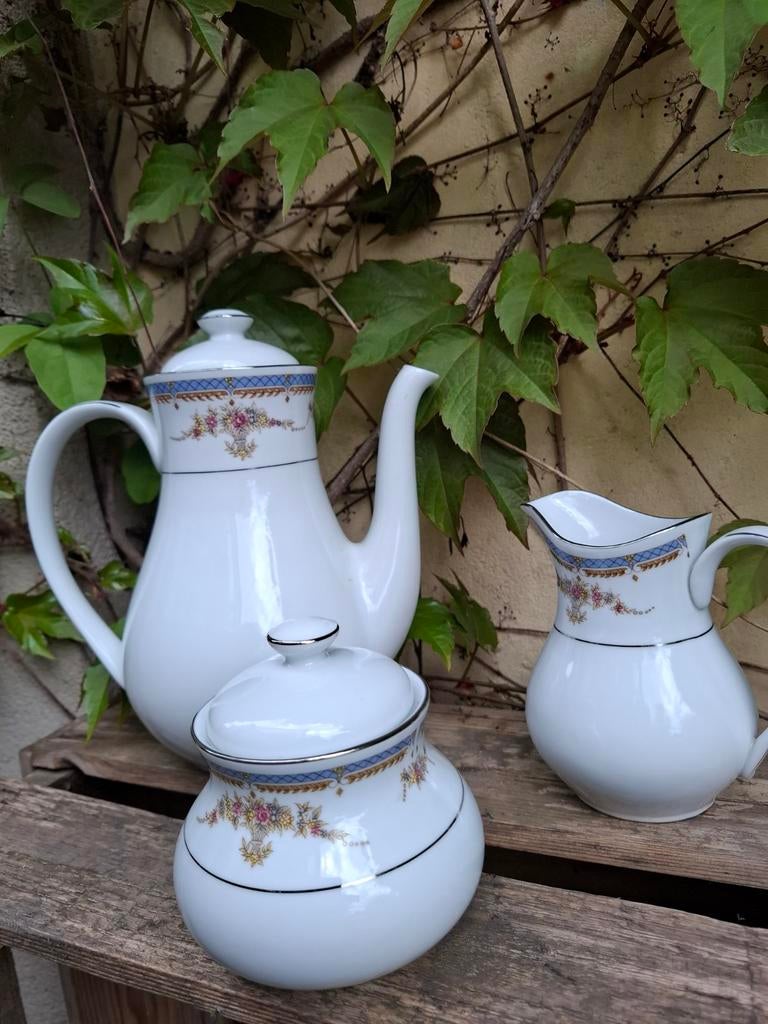 Theepot, melkkan, suikerpot, Ophalen