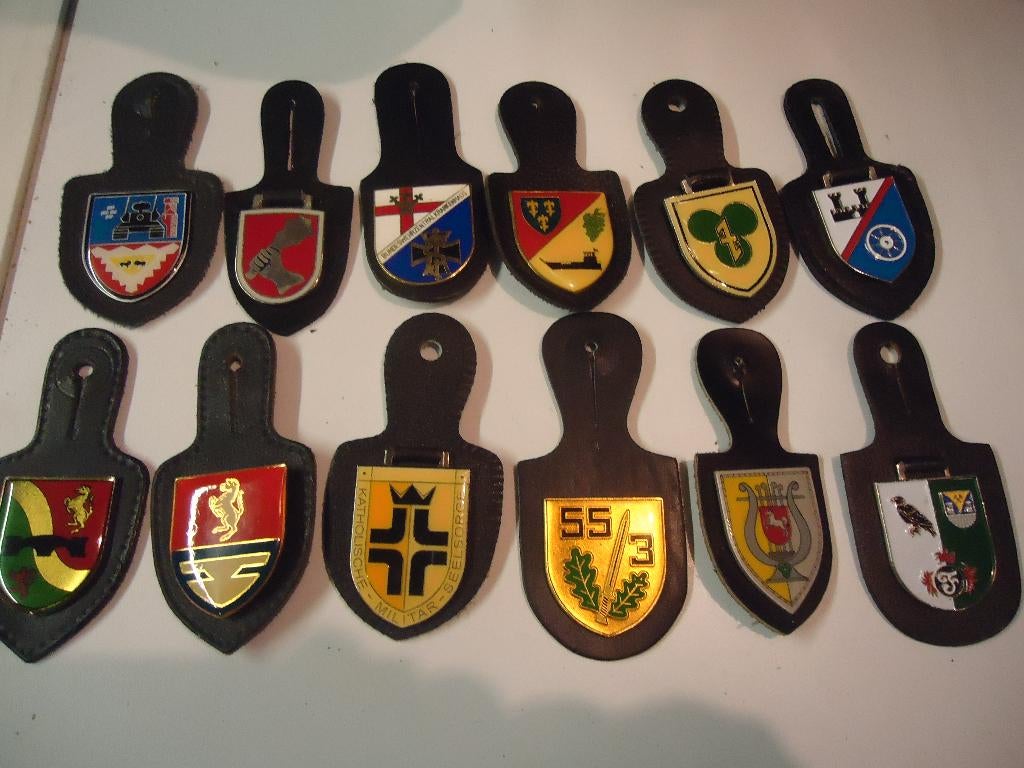 lot breloques bundeswehr, Ophalen of Verzenden, Landmacht, Embleem of Badge