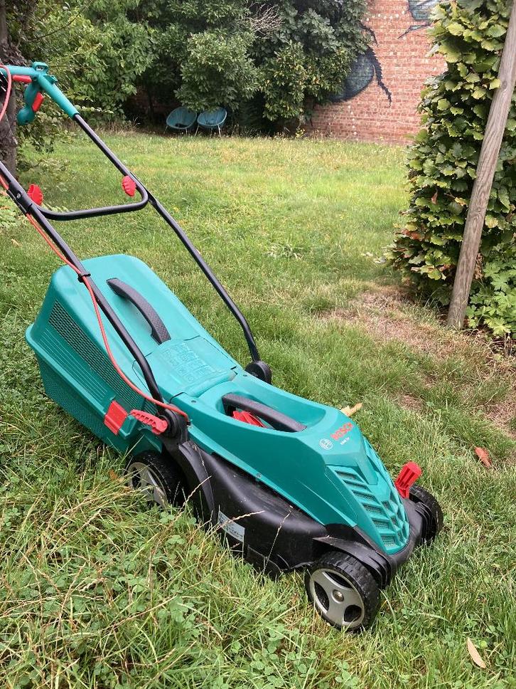 Bosch elektrische grasmachine - 1300 W- ARM 34, Tuin en Terras, Grasmaaiers, Zo goed als nieuw, Elektrische grasmaaier, 30 t/m 39 cm