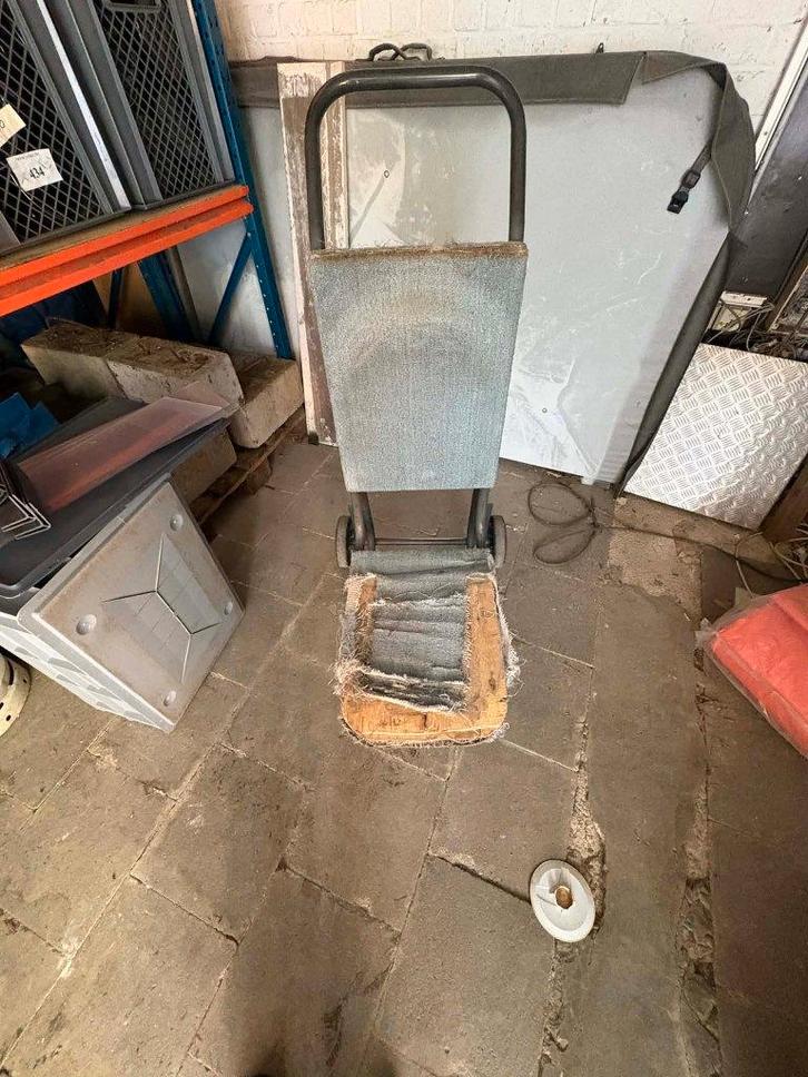 steelkar voor stapelstoelen / stackchair, Hobby en Vrije tijd, Feestartikelen | Verhuur, Gebruikt, Ophalen