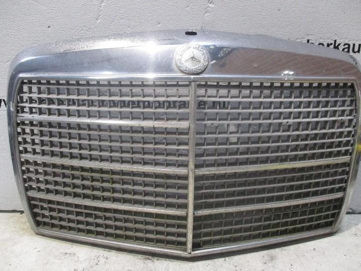 GRILLE Mercedes-Benz / 8 (W115) (01-1968/01-1977), Auto-onderdelen, Carrosserie, Mercedes-Benz, Gebruikt
