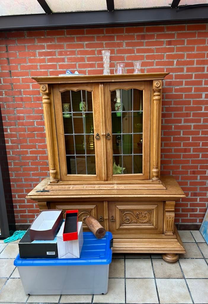 Vitrinekast, Ophalen, Zo goed als nieuw