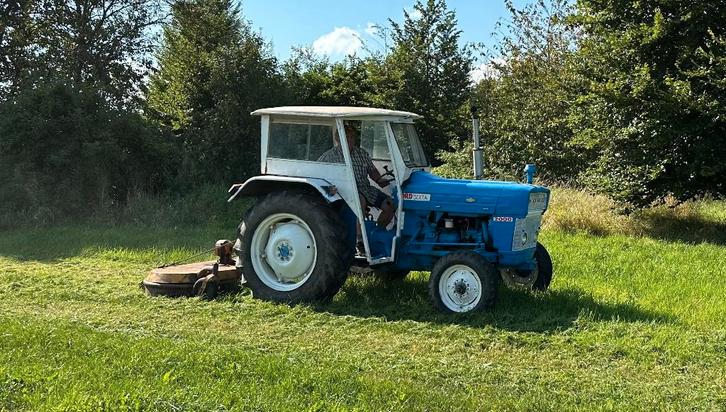 Tracteur Ford 2000, Articles professionnels, Agriculture | Tracteurs, Ford, jusqu'à 80 ch, Oldtimer/Ancêtre, Enlèvement