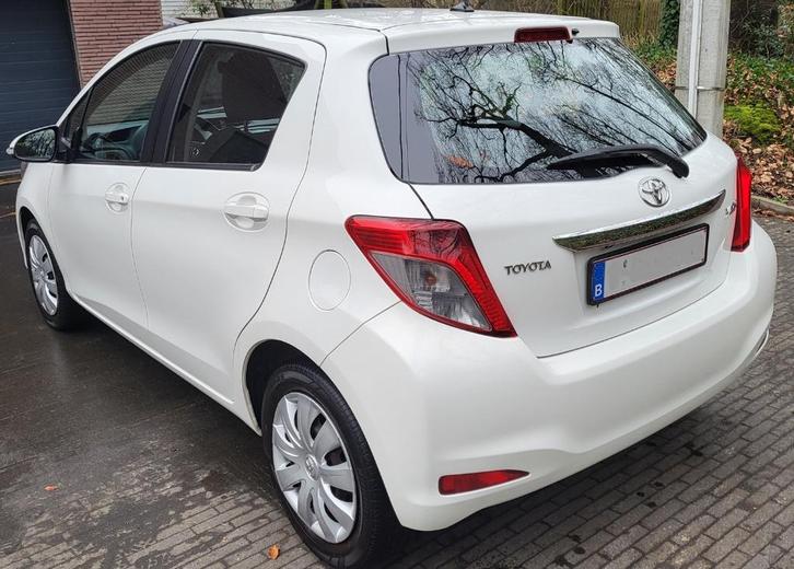 Toyota Yaris 5d 1.33 VVT-i 82000km navigatie/airco/camera/BT, Auto's, Toyota, Particulier, Yaris, ABS, Achteruitrijcamera, Airbags