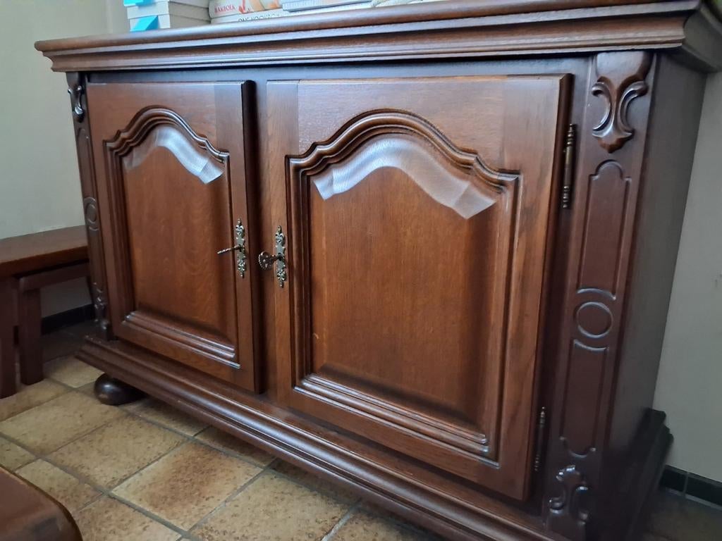 Salonkast, Enlèvement