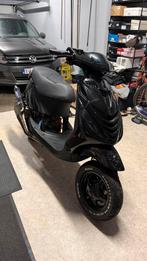 Piaggio zip 183cc A1 m25 frame, Fietsen en Brommers, Scooters | Piaggio, Ophalen, Zip, Zo goed als nieuw, 183 cc