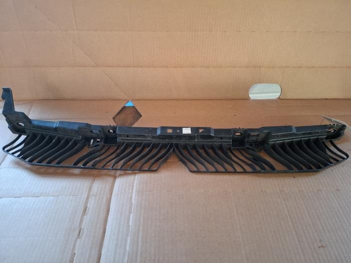 Support pare-chocs arrière centre d'un Volkswagen Polo, Autos : Pièces & Accessoires, Volkswagen, -, 3 mois de garantie, Utilisé