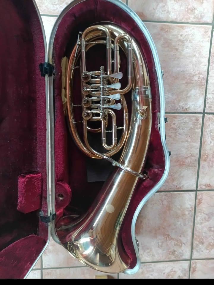 Euphonium ovale, Muziek en Instrumenten, Blaasinstrumenten | Tuba's, Gebruikt, Tuba in si bemol, Met koffer of draagtas, Ophalen