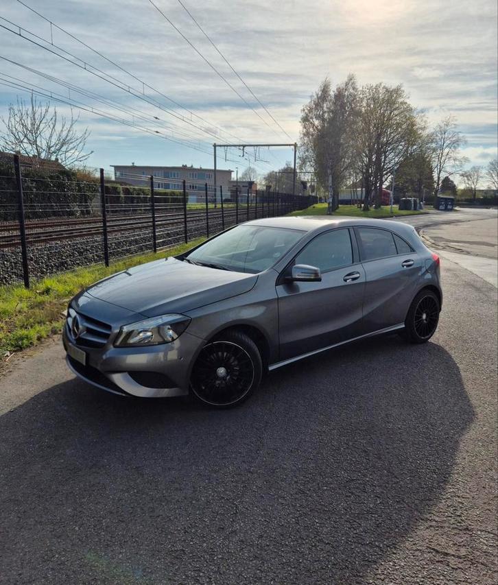 Mercedes-Benz A160d | Leder interieur, Auto's, Mercedes-Benz, Bedrijf, A-Klasse, ABS, Airbags, Airconditioning, Bluetooth, Centrale vergrendeling