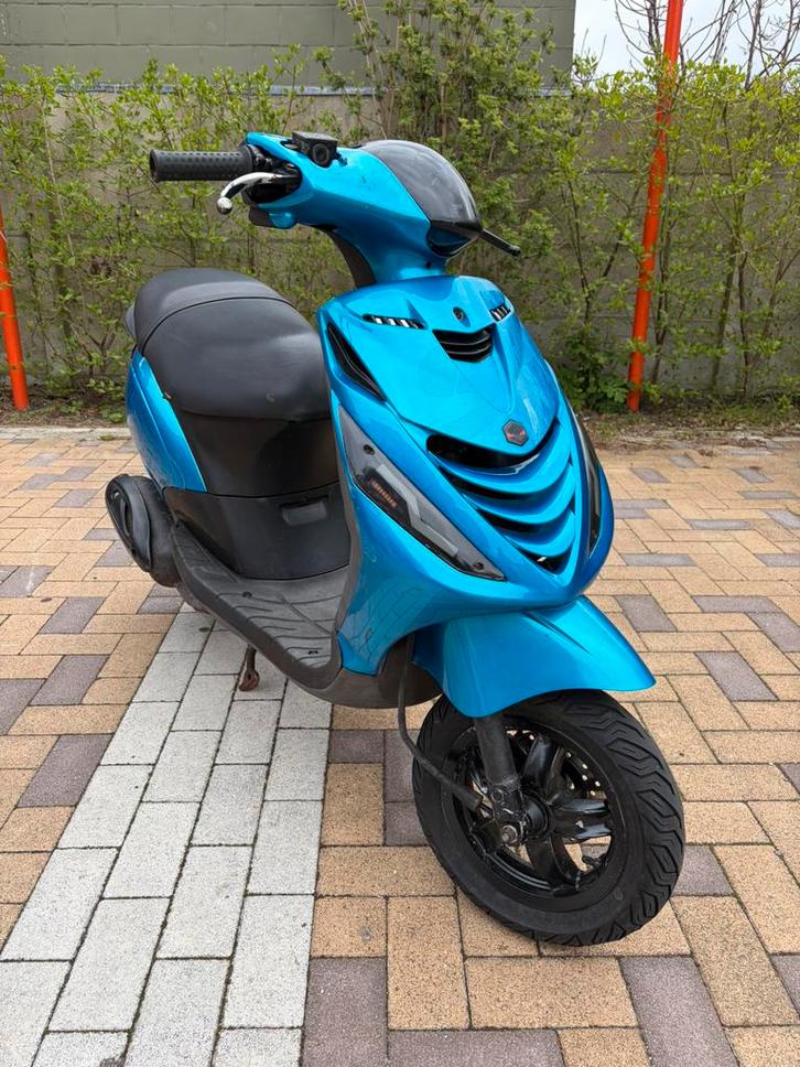 Piaggio zip 2t a klasse, Fietsen en Brommers, Scooters | Piaggio, Zo goed als nieuw, Zip, Ophalen