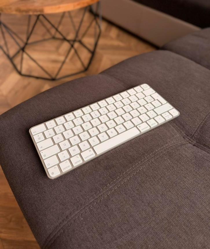 Clavier Apple Magic avec Touch ID, Informatique & Logiciels, Claviers, Comme neuf, Azerty, Sans fil, Ergonomique, Enlèvement