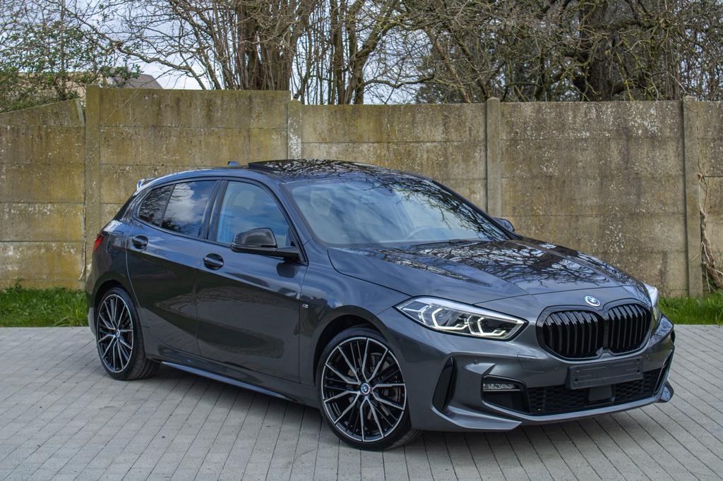 BMW 1 SERIE 120i M-SPORT / PANO / AUTOMAAT / SPORTSTOELEN, Autos, BMW, Achat, Euro 6, Bleu, 5 portes