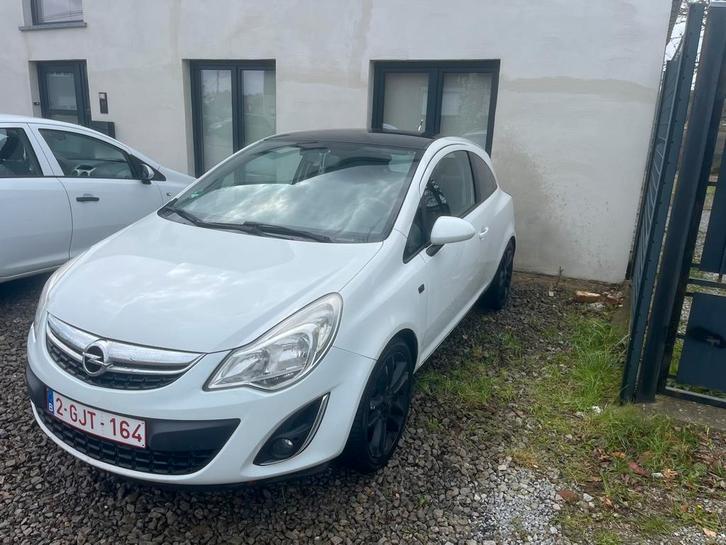 Opel corsa D 1.2i Sport lire annonce !!!, Auto's, Opel, Particulier, Corsa, ABS, Achteruitrijcamera, Airbags, Boordcomputer, Centrale vergrendeling