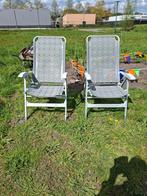 Tuin tafel met 2 stoelen  20 euro, Ophalen