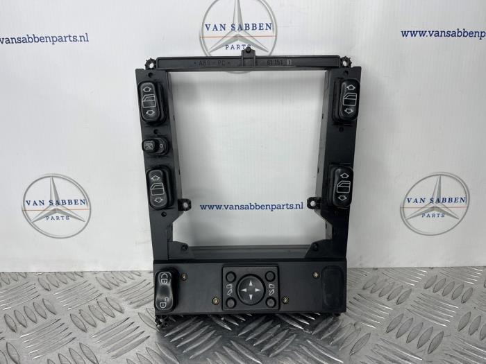 Commutateur vitre électrique d'un Mercedes ML-Klasse, -, 3 mois de garantie, Utilisé, -