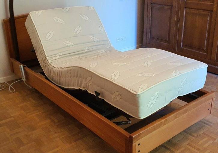 Lit médicalisé HMS vilgo, Maison & Meubles, Chambre à coucher | Lits, Comme neuf, Une personne, Bois, Enlèvement