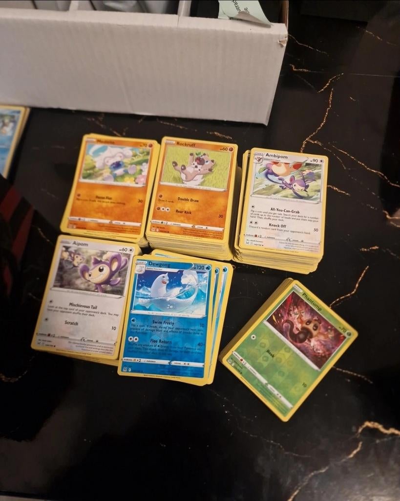 +-500 Engelse Pokémon-kaarten lost origin, Ophalen