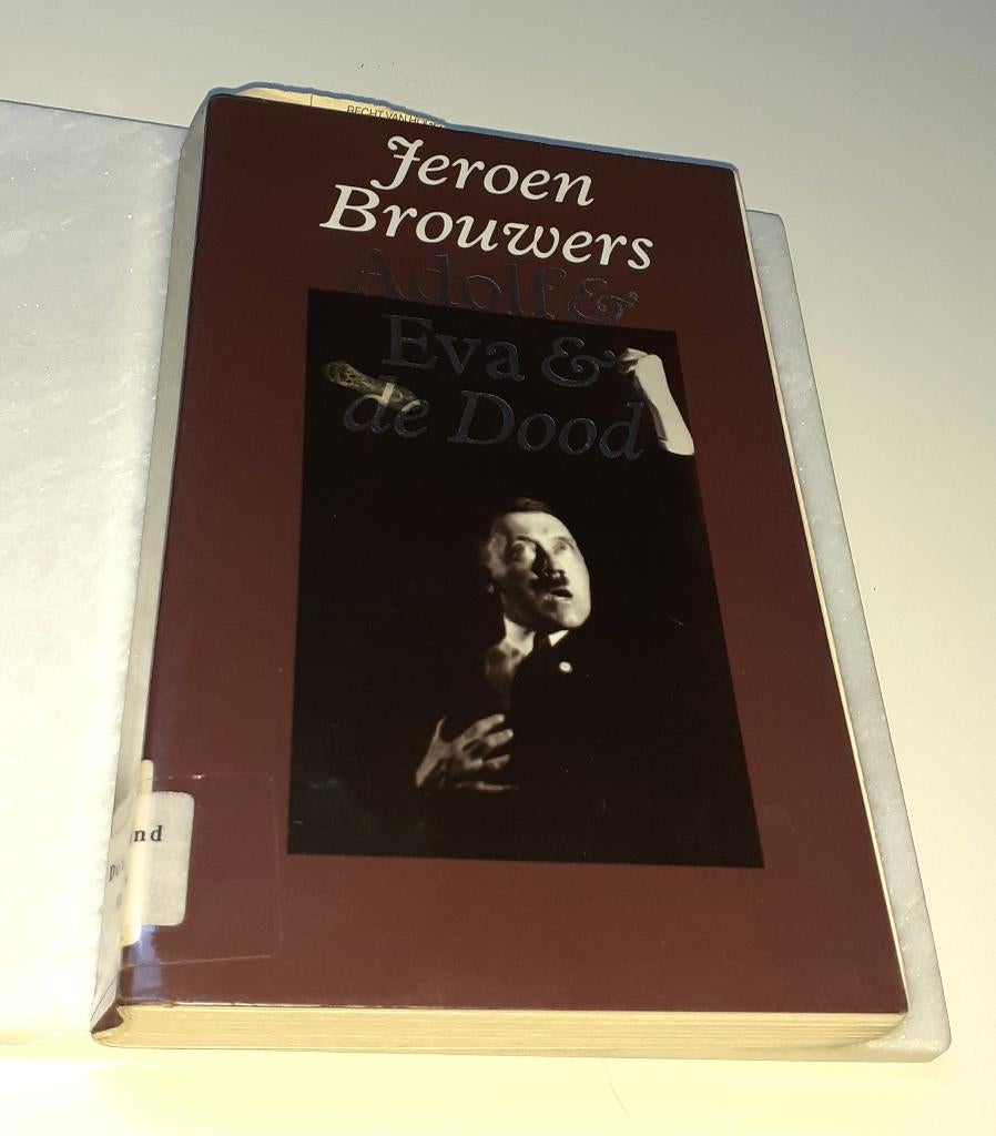 Boek Adolf & Eva & de Dood - Brouwers 1995, Ophalen of Verzenden, Tweede Wereldoorlog, Nieuw, Overige onderwerpen
