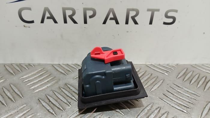 Moteur de verrouillage clapet réservoir d'un Mercedes C-Kla, 3 mois de garantie, Utilisé, -, -