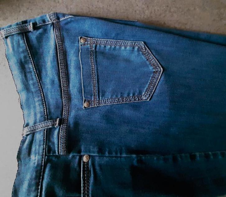 Te koop: Mooie Jeans van "Brax, Shakira", 40L., Kleding | Dames, Spijkerbroeken en Jeans, Gedragen, Blauw, Ophalen