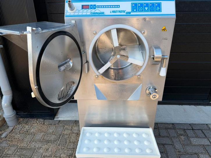 Carpigiani ijsmachine slagroommachine ijsvitrine ijstoog, Zakelijke goederen, Horeca | Keukenapparatuur, Koelen en Vriezen, Ophalen