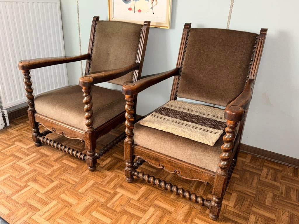2 statige amstoelen met barleydraai carvings, topstaat, Ophalen