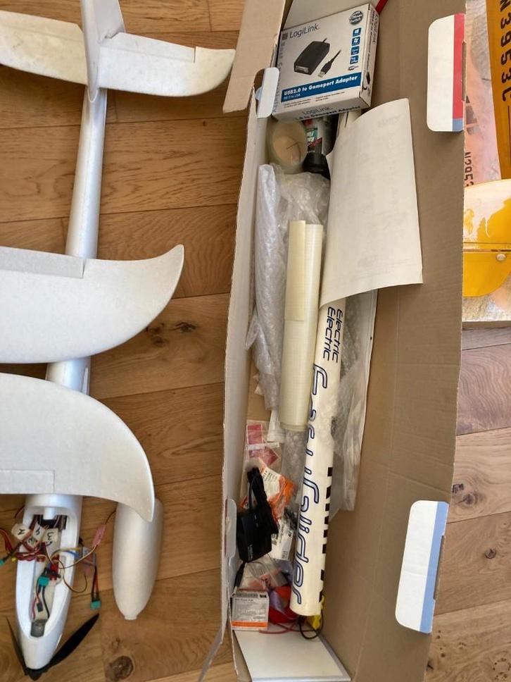 Multiplex EasyGlider — 1,8 m — nooit gestolen, Hobby en Vrije tijd, Modelbouw | Vliegtuigen en Helikopters, Zo goed als nieuw