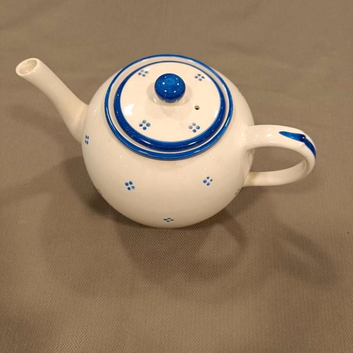 Belle théière Portugal - Peinte à la main - Parfait état, Maison & Meubles, Cuisine | Vaisselle, Comme neuf, Autres types, Céramique