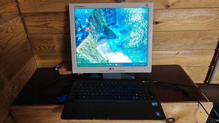 Budget Asus office setup Core I3 SSD WIFI, Computers en Software, Desktop Pc's, Gebruikt, 2 tot 3 Ghz, HDD, SSD, 4 GB, Met monitor