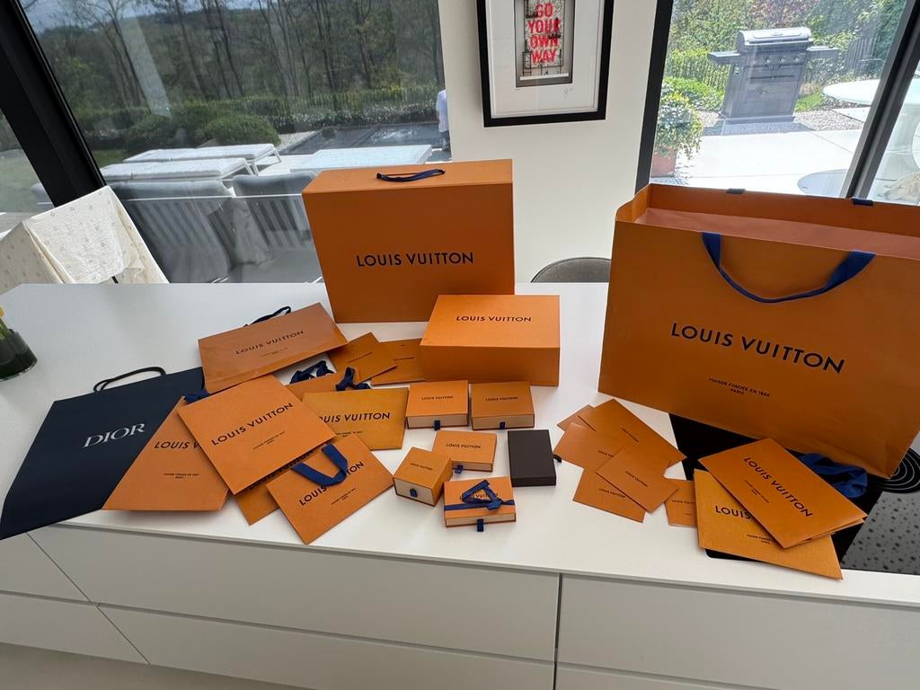 Lot de sacs et boites d’emballage Louis Vuitton, Enlèvement ou Envoi, Comme neuf