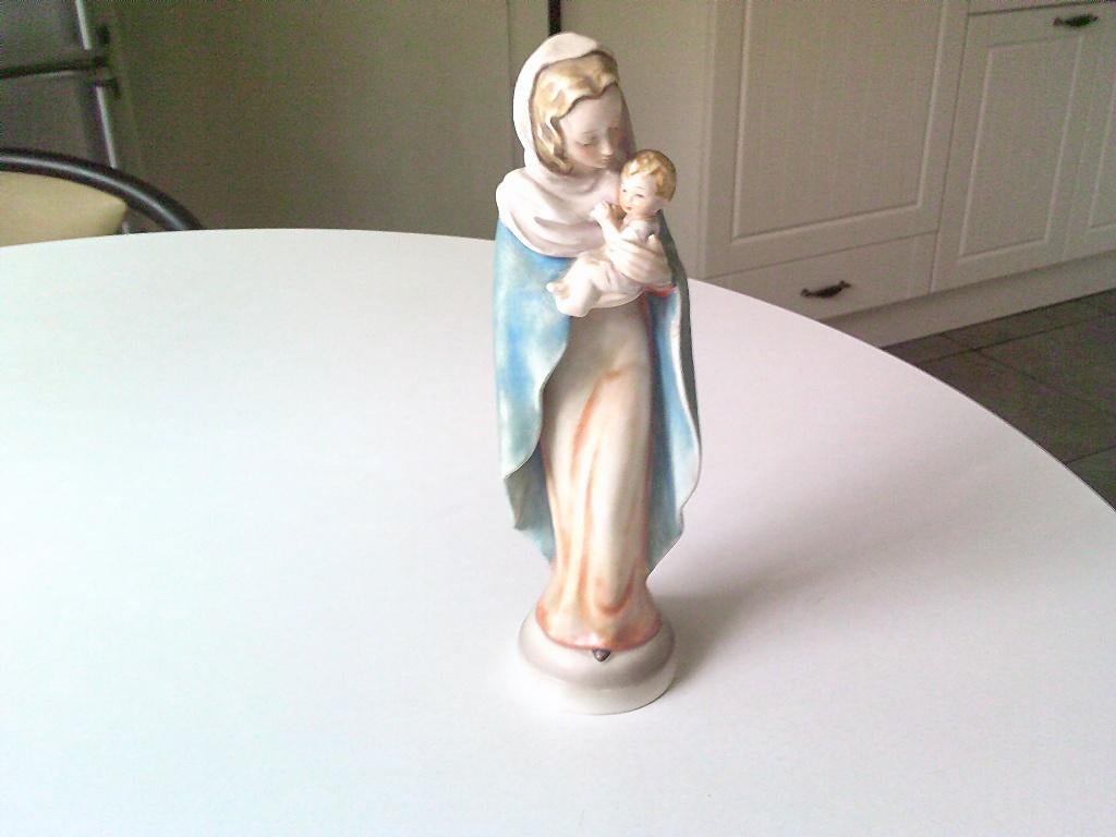 beeld religie maria met kindje jezus sacrart w germany, Ophalen