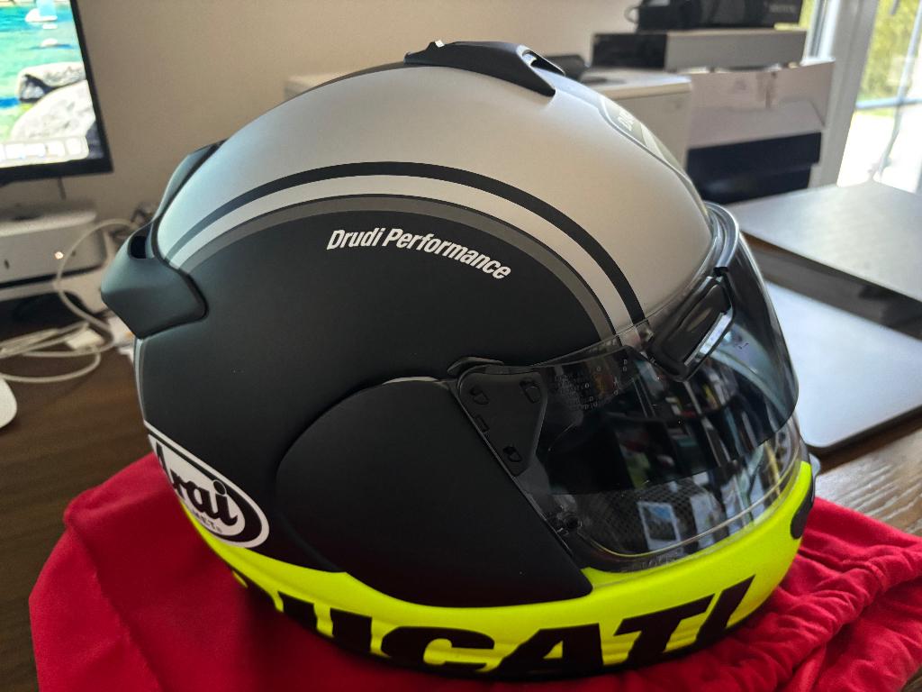 Casque Arai Ducati Chaser Pro fluo, Motos, Seconde main, Arai, Casque intégral, Hommes