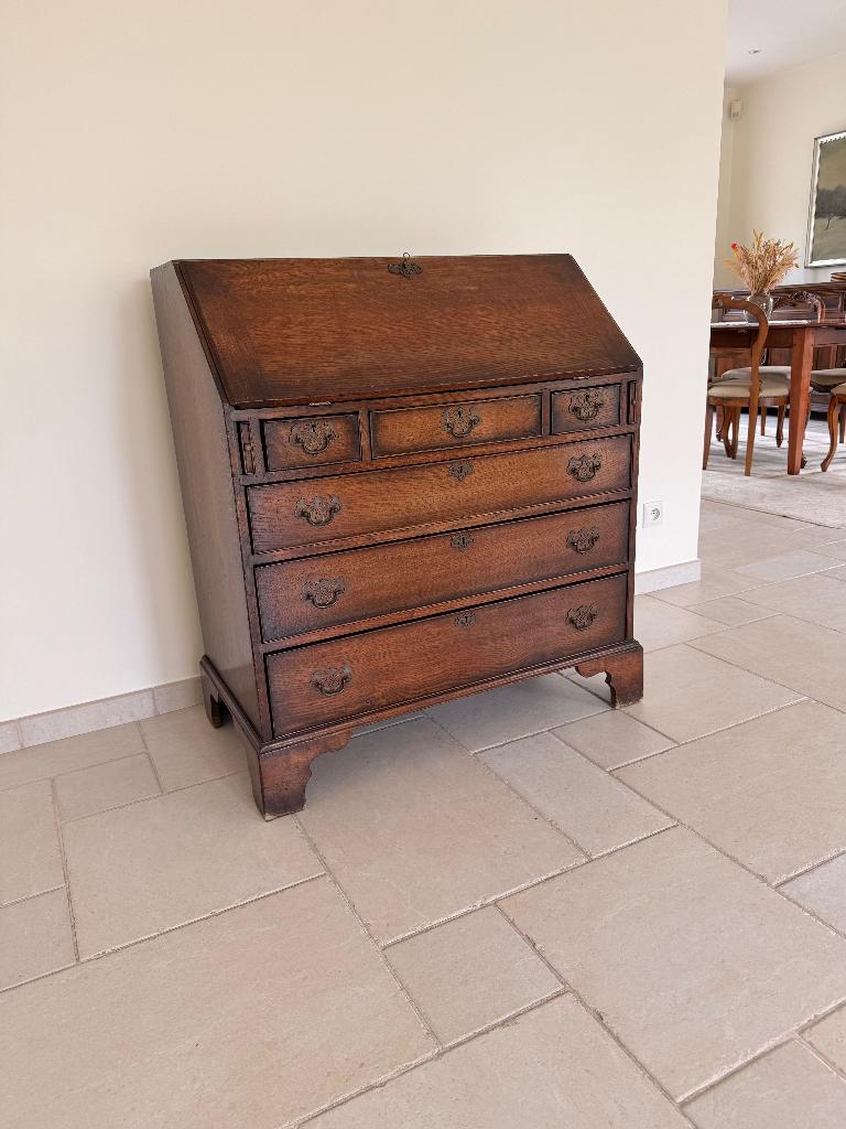 Antiek bureau, Enlèvement