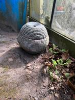 Borrelsteen fontein, Ophalen, Gebruikt, Hardsteen, Waterornament