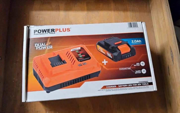 Batterie double 20 V Powerplus et chargeur, neufs, Bricolage & Construction, Outillage | Pièces de machine & Accessoires, Enlèvement ou Envoi